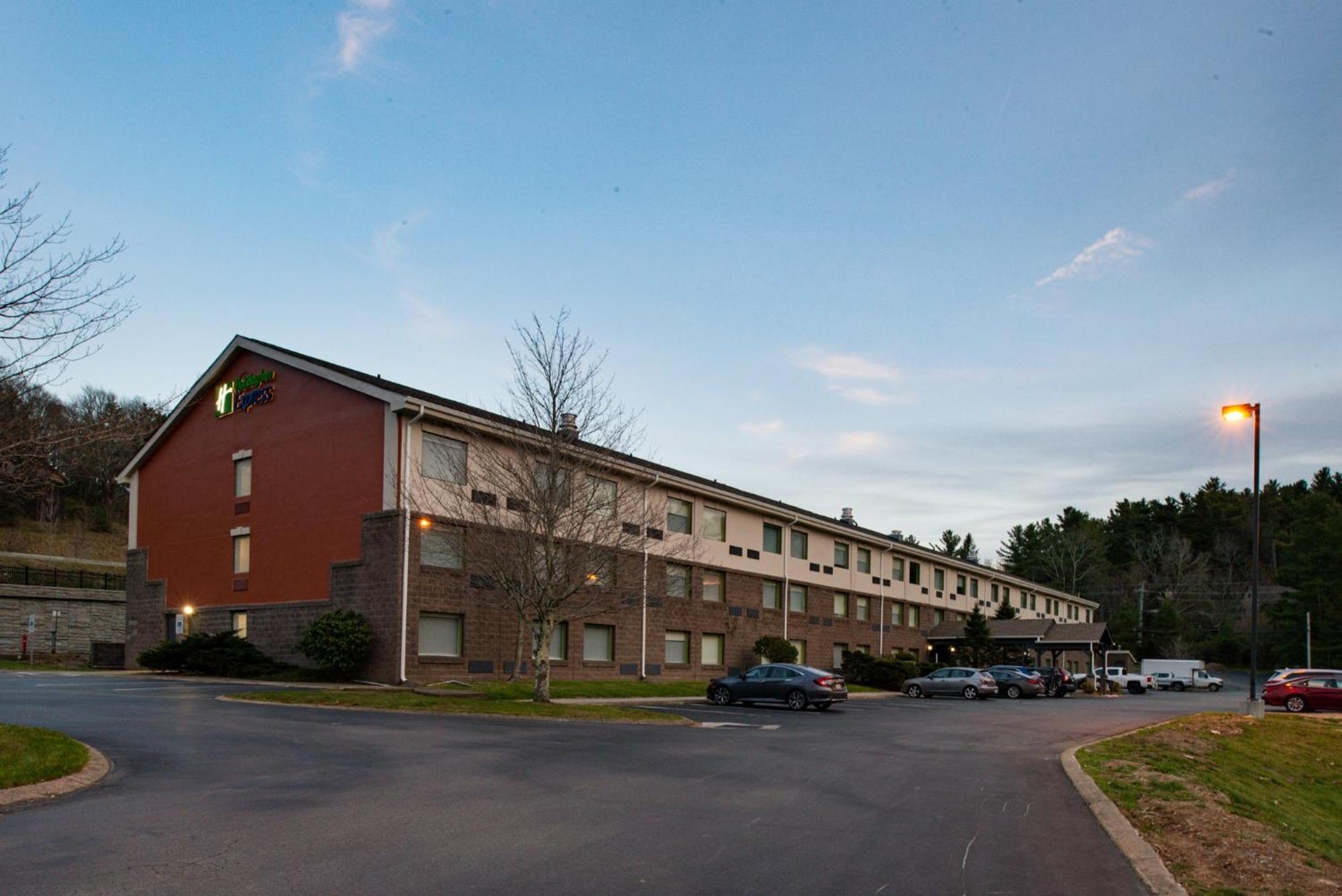 Holiday Inn Express Blowing Rock South By Ihg Bagian luar foto